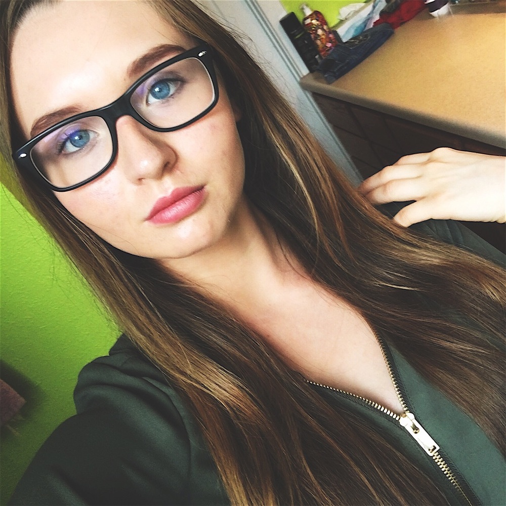 Meet your posher, Faith911fox